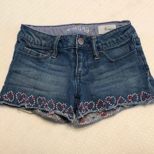 Gap jean shorts w heart embroidery Exc. condition